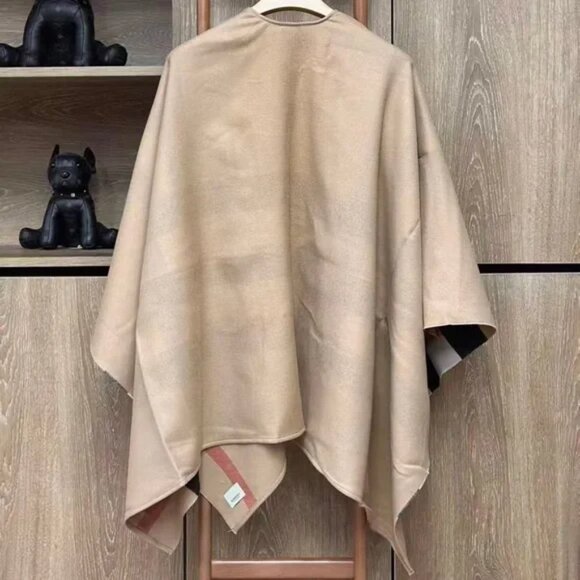 Burberry Camel and Black Check Cape - Picture 5 of 8